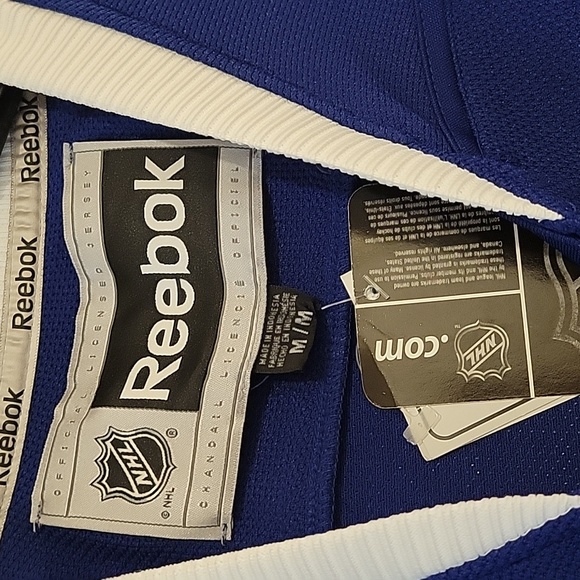 NWT Reebok Official Licensed Toronto Maple Leafs Luke Schenn jersey sz M - Picture 5 of 6